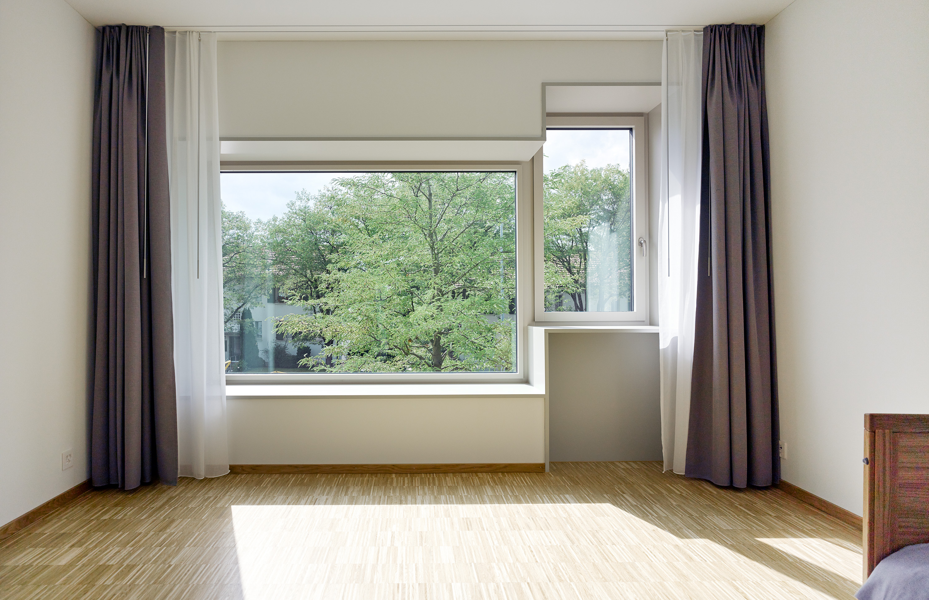 Standardzimmer mit Sitzfenster