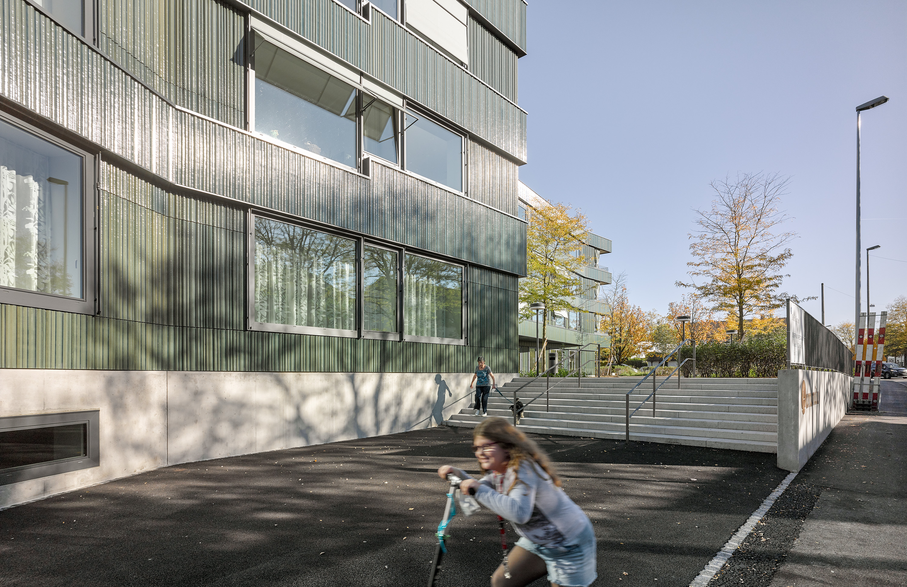 Fassade zur Rauracherstrasse